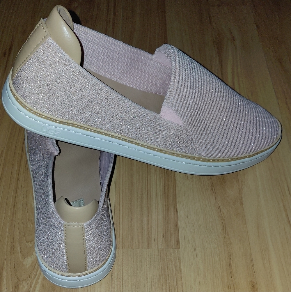 UGG Slip-On Knit Mules in Light Pink with Tan Trim